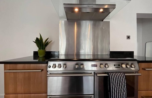 Hepworth Casa | Large 4 double bedroomed townhouse in central