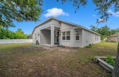 Parrish Casa | Large 5 bd home close to Beaches