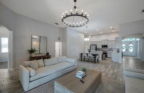 Parrish Casa | Large 5 bd home close to Beaches