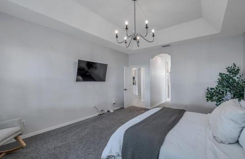 Parrish Casa | Large 5 bd home close to Beaches