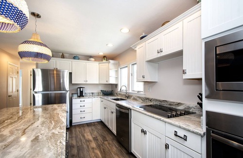Ocean Bluff-Brant Rock Casa | Large 5 bdrm Home Near Rexhame Beach!