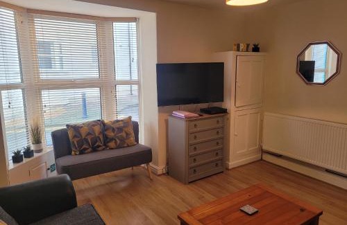 Aberystwyth Casa | Large 5 bed town-centre home close to the beach, sleeps 9