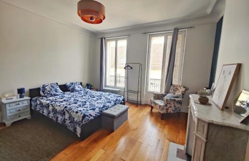 Nemours Apartamento | large 5-bedroom 2 floor apartment 200 m2