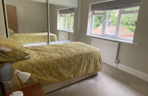 Ferndown Casa | Large 5 Bedroom Family home set within 3/4 acre of beautiful gardens