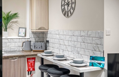 Cowley Casa | Large 5 Bedroom-Free Parking-Great Transport Links