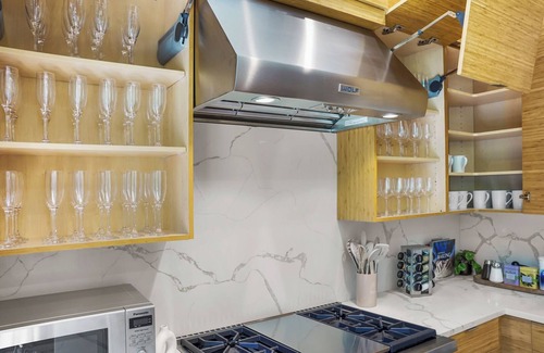 Upper Manhattan Apartamento | Large 5br 3.5ba, Chef's Kitchen, Backyard