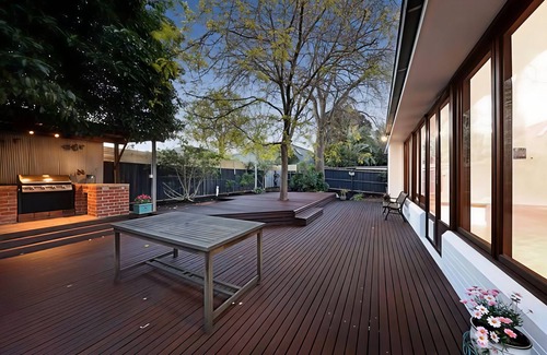 Brighton East Casa | Large 5BR Home-Pool-BBQ-4 CarPark-Central Location