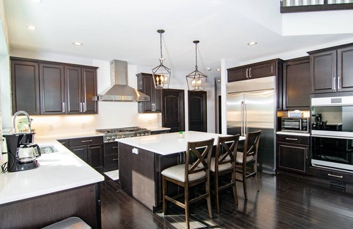 Mauston Casa | Large 8 bedroom multi-family retreat on Castle Rock Lake near WI Dells