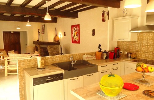 Vedene Villa | Large and beautiful character villa located in peace and nature