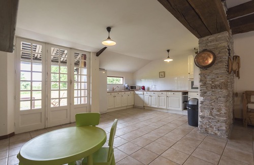 Guenrouet Cabaña | Amplia y bonita casa familiar. Una casa muy vieja, grande y hermosa.