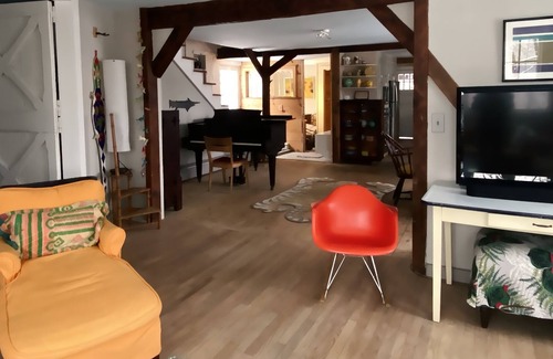 Town of Clermont Casa | Granero grande y hermoso convertido en 17 acres, cerca de Bard, Tivoli