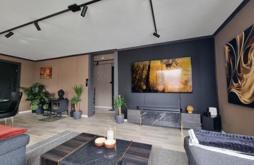 Stavanger Apartamento | Large and central 2 bedroom apartment with Free parking, Free EV recharging and a private garden