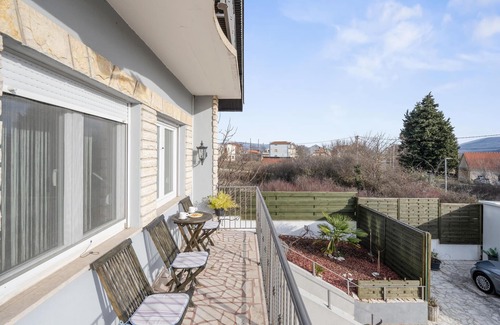 Drnis Casa | Large and family-friendly vacation home with many amenities.