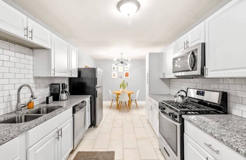 Collier Heights Casa | Large and Luxurious Modern Reno 10 min from DT ATL