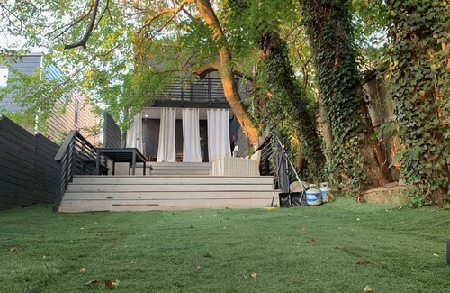 Anacostia Casa | Large and Spacious Urban Oasis in Historic Home, Pet Friendly