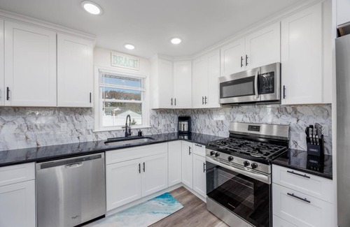Erma Casa | Large and Updated Dog Friendly Home!