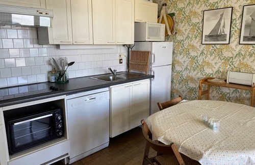 Saint-Cast-le-Guildo Apartamento | Large apartment with breathtaking beach and sea views, sleeps 6