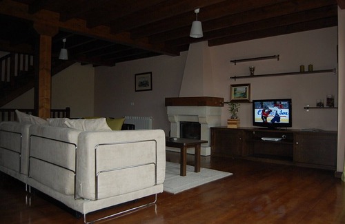 Parres Cabaña | Amplio apartamento en bonito pueblo cerca de Cangas de Onis y Picos de Europa