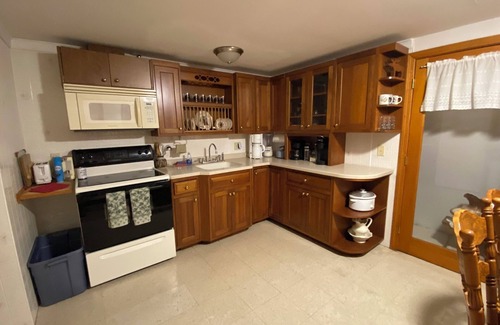 Clarksville Apartamento | Cedar Stream - Look what's been done to the place! Winter Trail access available