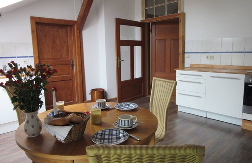 Neustrelitz Apartamento | Amplio apartamento justo en el puerto de la ciudad de Neustrelitz en el lago Zierker
