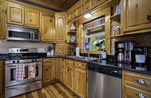 Mentone Cabina | Large authentic 3-story log cabin adjacent to lake. Up to 14 guests.
