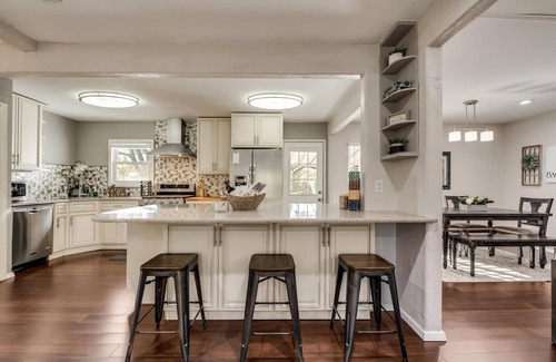 Haltom City Casa | Large backyard ideal for kids and pets alike