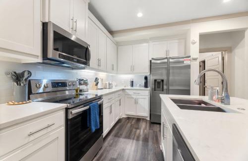 West Dallas Casa | Large BackYard & Patio, Family Friendly, Near Downtown Dallas