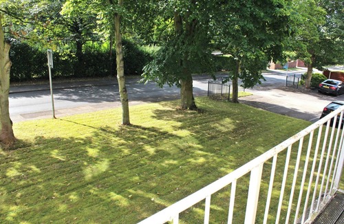 Doncaster Apartamento | Large Balcony Apartment - Town & Races -2 Dbl Beds