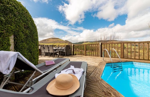 Llanbrynmair Casa | Gran conversión de granero en las montañas del Cámbrico, piscina privada y spa.