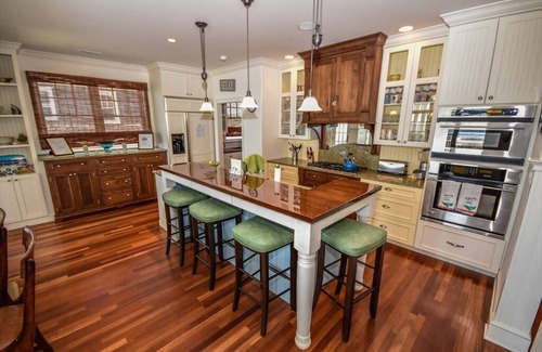 Admiral Estates Casa | LARGE BEACH FRONT HOME WITH POOL