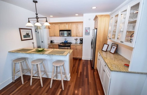 Admiral Estates Casa | LARGE BEACH FRONT HOME WITH POOL