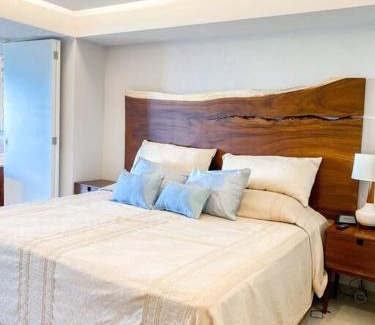 Las Glorias Apartamento | Large Beach Front 2bed/2bath Condo: Save $50+/nt!
