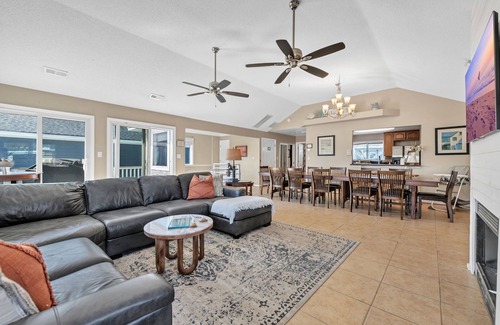 Croatan Beach Casa | Gran casa de lujo al otro lado de la calle frente al mar en Virginia Beach