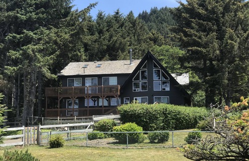 Yachats Casa | Casa de playa de 7 dormitorios Vista del océano ubicada en Yachats Alquiler mínimo de 30 días