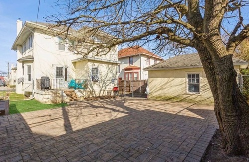 Long Beach Casa | Large Beach House. Close to NYC train, bars, clubs, restaurants