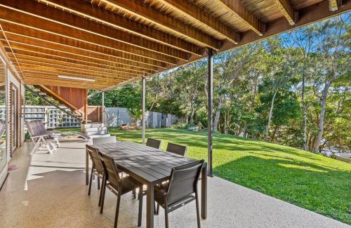 Hastings Point Casa | Large Beach Retreat with Ocean Breeze & Style