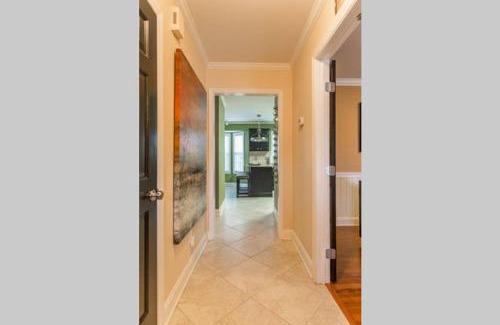 Charlotte Apartamento | Large Beautiful Home sleeps 16+