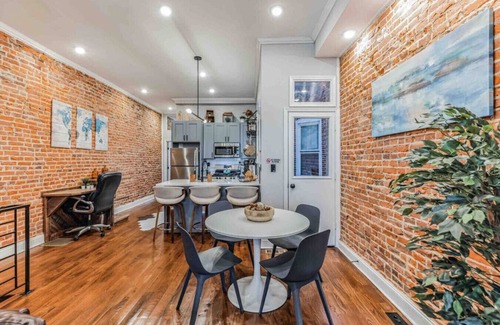 North Philadelphia West Apartamento | Large Bi-Level 3/2 w/Patio | 10 min to DT