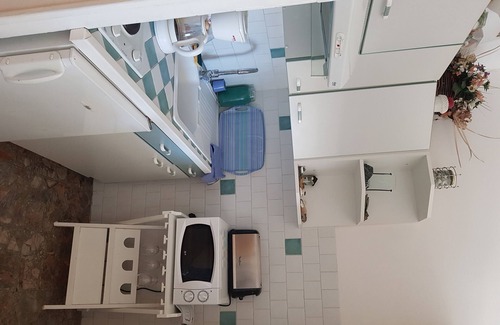 Le Ricanto Apartamento | Estudio grande y luminoso con terraza en la playa con vistas al mar y a la ciudad.
