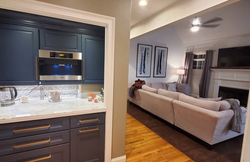 Douglasville Casa | Large but cozy designer 4-bedroom house with WiFi & AC in fabulous Douglasville
