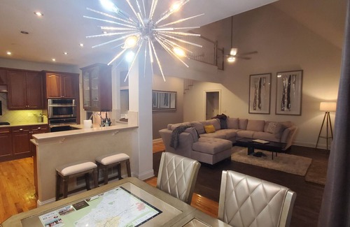 Douglasville Casa | Large but cozy designer 4-bedroom house with WiFi & AC in fabulous Douglasville