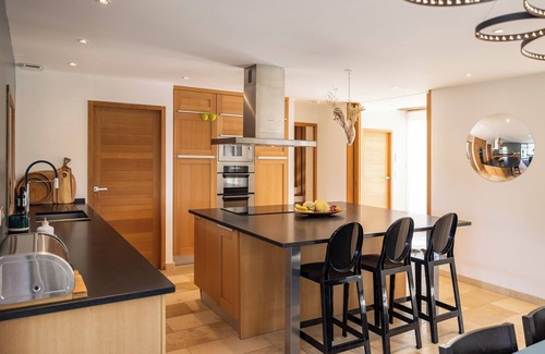 Beauregard-de-Terrasson Casa | Large, comfortable country house with swimming pool and lovely views.
