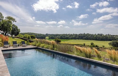 Beauregard-de-Terrasson Casa | Large, comfortable country house with swimming pool and lovely views.
