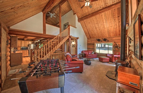 Sagle Cabina | Large Cabin w/ Fire Pit + Grill on 34 Acres!