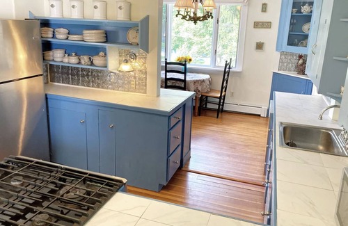 Camden Otro | Large Camden Home: Walk to water, close to downtown.