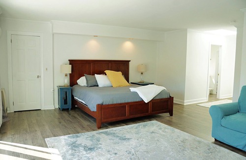 Camden Otro | Large Camden Home: Walk to water, close to downtown.