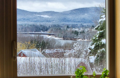 Fort Kent Mills Chalet De Esquí | Large Chalet Cabin overlooking downtown Fort Kent! Right on the trails!