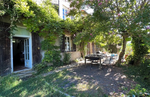 Floudes Casa | Large character house built in 1850