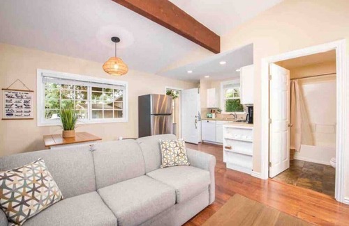 Montecito Casa | Large charming guest house close to Miramar.