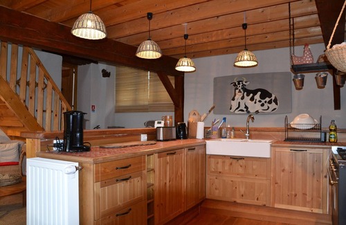 Seyne Casa | Large charming mountain retreat for 12, close to ski resorts and lake with beach